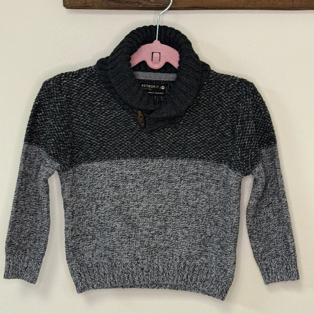 Retrofit: Boy Knit Long Sleeve Gray / Navy Pullover Sweater, Size 2T